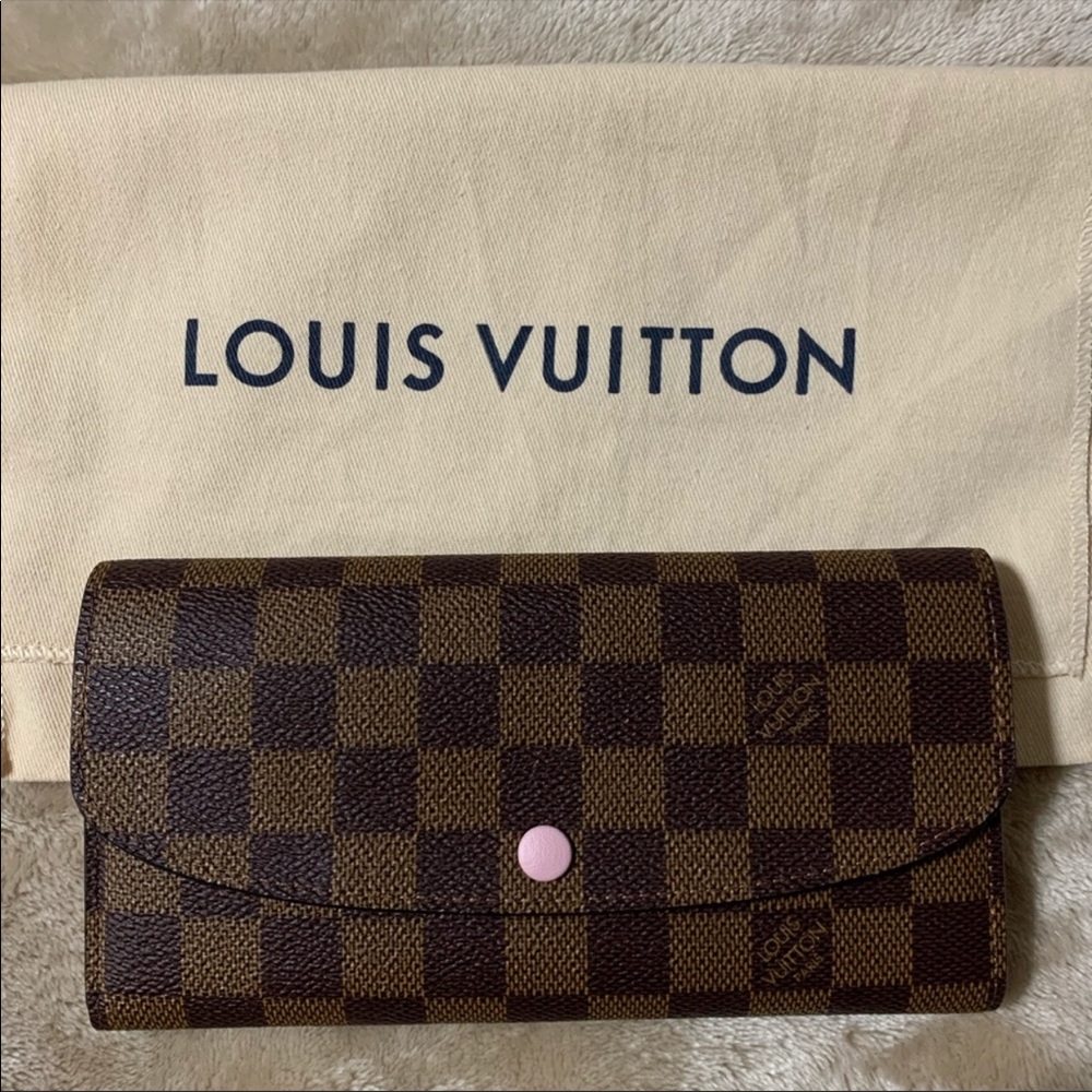 Louis Vuitton Emilie Wallet